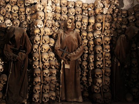 Rome Catacombs Tour with Capuchin Crypt | Walks of Italy Capuchin Crypt, Souvenirs From Italy, One Day In Florence, Rome Catacombs, Rome Winter, Monte Carlo Casino, Rome Tours, Italian Phrases, The Catacombs