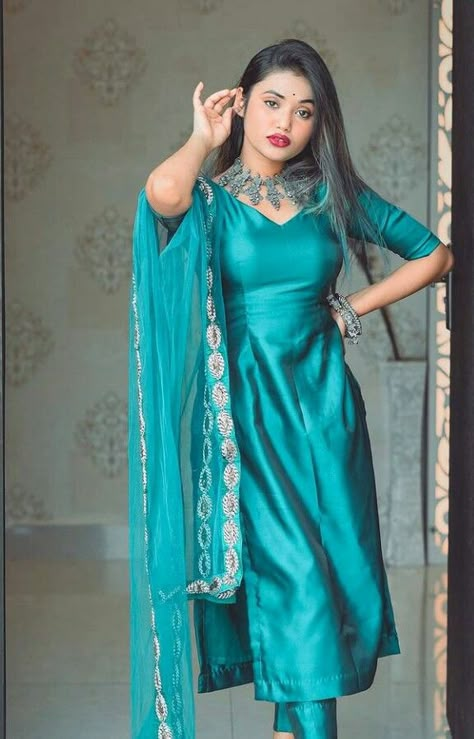 Satin Indian Dress, Satin Kurti Designs, Straight Kurti Designs, Long Kurta Designs, Anarkali Dress Pattern, Simple Kurti Designs, Long Kurti Designs, Desi Fashion Casual, Indian Dresses Traditional