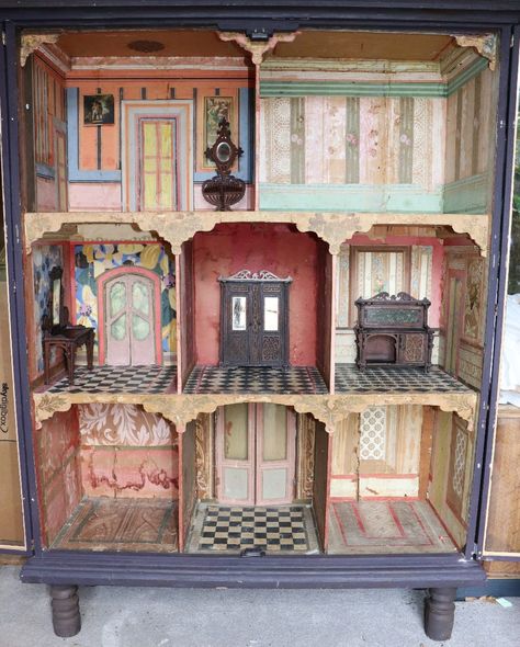 Miniature Building, Antique Dollhouse, Doll House Plans, Doll House Crafts, Dollhouse Projects, Dolls House Interiors, Miniature Rooms, Dolls Houses, Doll Display