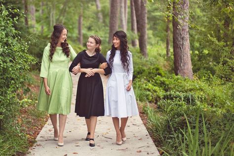 United Pentecostal Dress Rules for Modesty Christian Dress, Modesty Dress, Apostolic Pentecostal, Pentecostal Outfits, Pentecostal Church, Outfit Ideas For Church, Latina Outfit, Pentecostal Fashion, Outfits Jeans