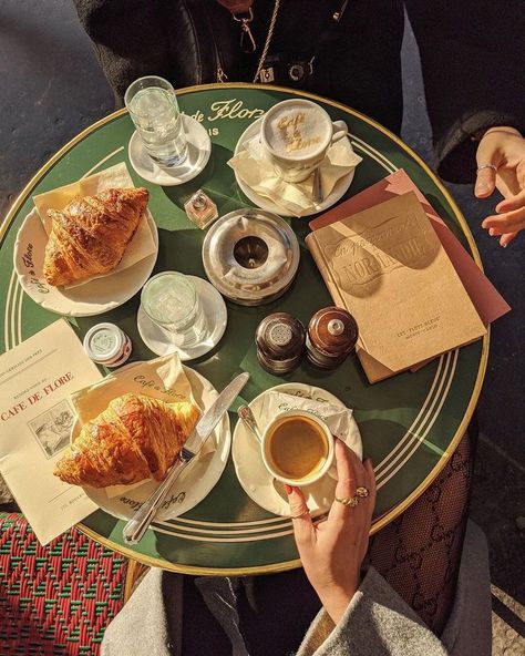 Paris Breakfast, Bistro Food, Aesthetic Dark Academia, Parisian Cafe, Parisian Life, French Cafe, Cafe Art, French Bistro, Coffee And Books