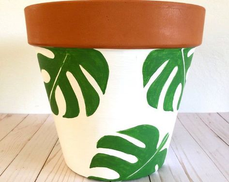 Flower Pots Painting, Herb Garden Designs, Pots Painting, Plant Pots Crafts, Painted Flower Pot, Vasos Vintage, Terra Cotta Clay Pots, Plant Pot Design, Herbs Garden