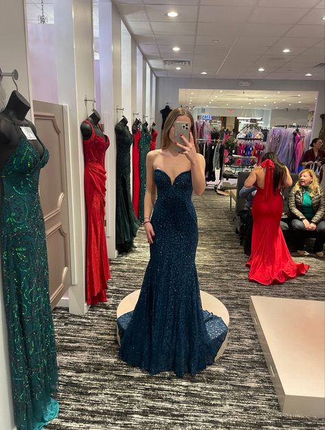 Blue Grad Dresses, Special Event Outfit, Prom Dress Inspo, Prom Photoshoot, Senior Prom Dresses, Aesthetic Dress, Prom Dress Inspiration, Cute Prom Dresses, Prom Looks