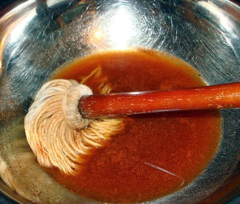 Cooking Ribs on the 4th? You have to try this #SCBBQ mop sauce: Dad's Mop Sauce: Authentic SC Vinegar-Pepper Recipe - Destination BBQ Pork Mop Sauce, Mopping Sauce, Homestead Market, Mopping Solution, Vinegar Based Bbq Sauce, Vinegar Bbq Sauce, Homemade Vinegar, Bbq Rub Recipe, Bbq Sauce Homemade Easy