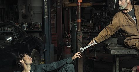 US-based photographer Freddy Fabris had always wanted to pay homage to the Renaissance masters with his photos in some way, but he wasn't sure how until he stumbled upon an auto-mechanic shop in the Midwest. This led to a brilliant series of portraits with auto mechanics reenacting famous Renaissance paintings. Mechanics Photography, Auto Mechanics, Mechanic Shop, The Creation Of Adam, Auto Mechanic, Mechanic Humor, Old Garage, Interesting Pictures, Colossal Art