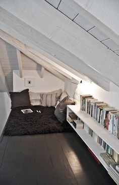 Reading Nook                                                                                                                                                      More Low Ceiling Attic, Small Attic Bedroom, Small Attic Room, Attic Room Ideas, Design Ložnic, Attic Closet, Attic Playroom, Attic Loft, Small Attic