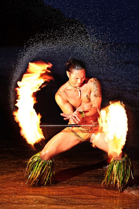 Samoan Guys, Ori Tahiti, Fire Dancing, Fire And Desire, Beautiful Hawaii, Polynesian Islands, Fire Dancer, Hula Dance, Hula Dancers