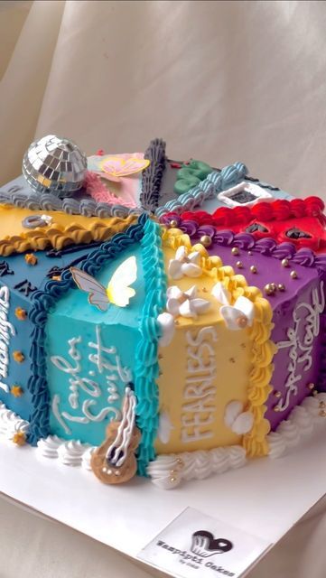 Eras Cake, Bolo Taylor Swift, Taylor Swift Cake, Bolo Vintage, Taylor Swift Birthday Party Ideas, Dumaguete, Fest Temaer, Taylor Swift Party, Taylor Swift Birthday