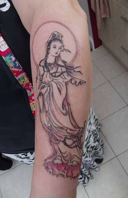 Guanyin Tattoo, Quan Yin Tattoo, Yin Tattoo, Wrist Bracelet Tattoo, Forever Tattoo, Buddha Tattoo Design, Goddess Tattoo, Quan Yin, Tattoo Ideas Female