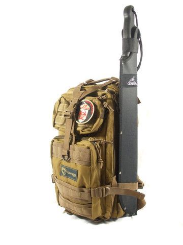 anti zombie kit Zombie Apocalypse Survival Gear, Zombies Apocalypse Survival, Zombie Apocalypse Gear, Zombie Gear, Apocalypse Gear, Doctor For Kids, Survival Backpack, Survival Bag, Military Gear Tactical