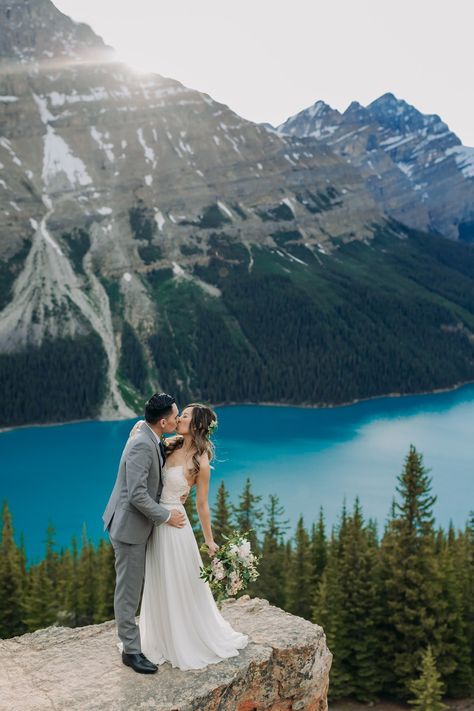 Rocky Cliff, Peyto Lake, Banff National Park Canada, Bhldn Wedding Dress, Summer Elopement, Icefields Parkway, Romantic Adventures, Canada Photos, Lake Photography