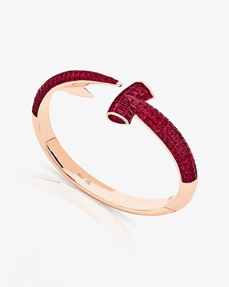 Stephen Webster | All Women's Boutique – stephenwebster Stephen Webster Jewelry, Ruby Bangles, Contemporary Fine Jewelry, Sparkly Accessories, Stephen Webster, Hammerhead Shark, Jewellery For Women, Women's Bracelets, Square Cut