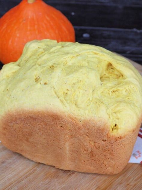 Pumpkin Yeast Bread Recipe, Yeast Bread Machine Recipes, Pumpkin Bread Recipe For Bread Machine, Pumpkin Yeast Bread, Bread Machine Recipe, Pumpkin Bread Easy, Fall Meal, Bread Maker Recipes, Leftover Bread