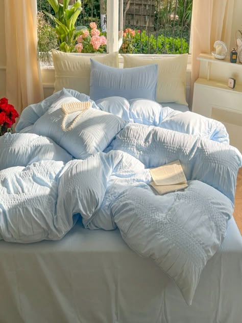 Blue Bedding Room Ideas, Blue Aesthetic Apartment, Light Blue Bed Sheets, Blue House Aesthetic, Blue Aesthetic Bedroom Ideas, Light Blue Aesthetic Room, Soft Blue Bedroom, Light Blue Duvet, White And Blue Bedroom