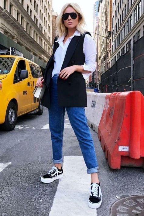 Sleeveless Blazer Outfit, Vest Outfits For Women, Outfits Con Jeans, Casual Chic Outfits, Sleeveless Blazer, Outfit Mujer, Classy Work Outfits, Black Vest, Casual Chic Outfit