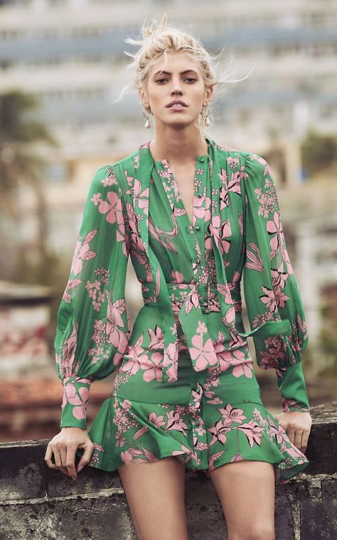 Rock Dress, Moda Chic, Chiffon Mini Dress, Floral Print Chiffon, Inspired Outfits, Fashion Mode, Floral Mini Dress, Primavera Estate, Moda Operandi