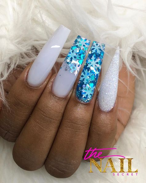 NAILS BY BRY | NO DMS on Instagram: “no polish set ❄️ to book, view my pricing, & view my availability click the “book” button in my bio ! —————————— #nailsofinstagram…” Nail Pics, Encapsulated Nails, Wig Collection, Damaged Nails, Daily Nail, Snowflake Nails, Christmas Nails Acrylic, Nail Files, Winter Nail Designs