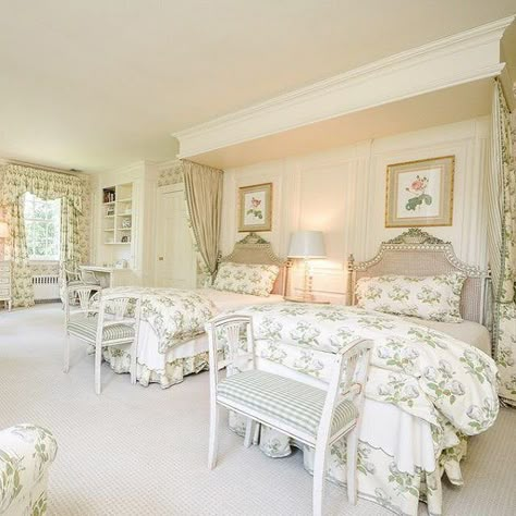 Glam Pad, English Country Decor, English Country House, Guest Bedrooms, Elegant Homes, Beautiful Bedrooms, The Room, New Room, Guest Bedroom