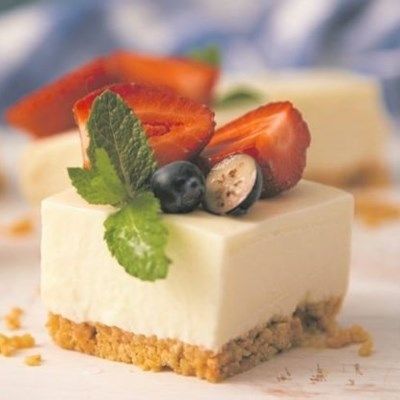 Yoghurt Cheesecake Microwave, Yogurt And Condensed Milk Cheesecake, Yoghurt Cheesecake No Bake, Microwave Cheesecake 3 Ingredient, Dessert Recipes With Condensed Milk, Recipes With Condensed Milk, Microwave Cheesecake, Gf Biscuits, Guava Desserts