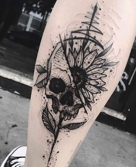 Pretty Skull Tattoos, Skull Thigh Tattoos, Skull Rose Tattoos, Skull Sleeve Tattoos, Geniale Tattoos, Spooky Tattoos, Leg Tattoos Women, Sunflower Tattoos, Tatuaje A Color