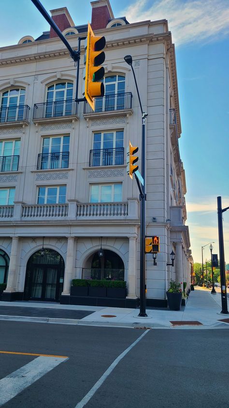 Gorgeous building in Downtown Oakville #discoverontario #travelontario #Oakville Ontario Travel, Oakville Ontario, Ontario, Vision Board, Street View, House Styles, Architecture, Building, Travel