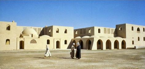 15 Projects by Hassan Fathy - RTF | Rethinking The Future Nubian Architecture, Strange Architecture, Earthen Architecture, Hassan Fathy, Critical Regionalism, Africa Architecture, Desert Village, Bo Kaap, Egyptian Architecture