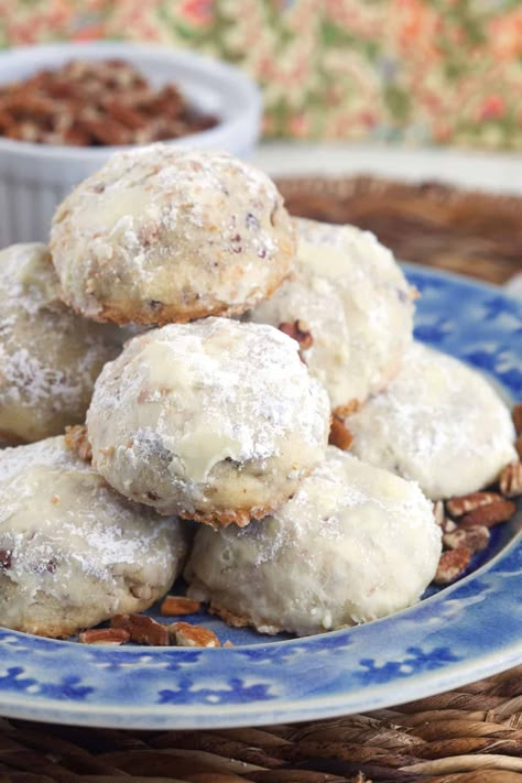 Mexican Wedding Cookies - The Suburban Soapbox Pecan Ball Cookies, Best Mexican Wedding Cookies, Thumbprint Cookies Chocolate, Mexican Wedding Cookie, Chocolate Chip Snowball Cookies, Hannukah Cookies, Apple Pie Enchiladas, Recipe With Chocolate Chips, Mexican Wedding Cookies Recipes