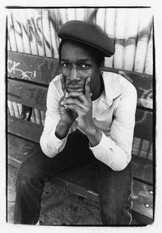 Grandmaster Flash 1 Grandmaster Flash 1981 << don't push me cos I'm close to the edge ... 70s Britain, Hip Hop Lifestyle, Grandmaster Flash, Hiphop Photography, Producing Music, Music Hip Hop, Hip Hop Classics, Old School Hip Hop, Real Hip Hop