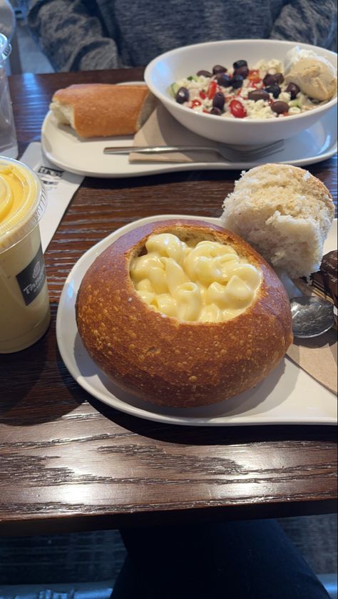 Lunch with my family at panera bread Aesthetic #food #aesthetic #aestheticfoods #recipe #panera #restaurant #fyp #viralstuff Bread Bowl Aesthetic, Panera Bread Sandwiches, Panera Bread Recipes Sandwiches, Panera Aesthetic, Panera Food, Panera Bread Soup Recipes, Soup And Sandwich Aesthetic, Panera Bread Aesthetic, Lunch Aesthetic Restaurant