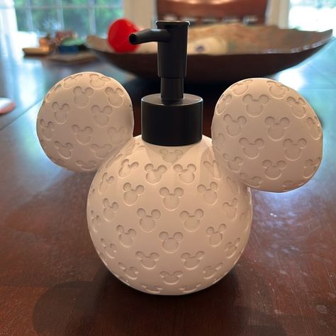 Mickey Disney Soap/Lotion Dispenser Mickey Mouse Bathroom, Disney House Ideas, Disney Bathroom, Disney Room Decor, Disney Furniture, Mickey Mouse Pumpkin, Disney Rooms, Disney Print, Mickey Mouse Head