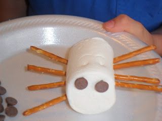 for kids to make - marshmallow spider Preschool Spiders, Spider Treats, Early Head Start, The Very Busy Spider, Spider Activities, Nursery Rhymes Preschool, Animal Snacks, Spider Theme, Halloween Lesson