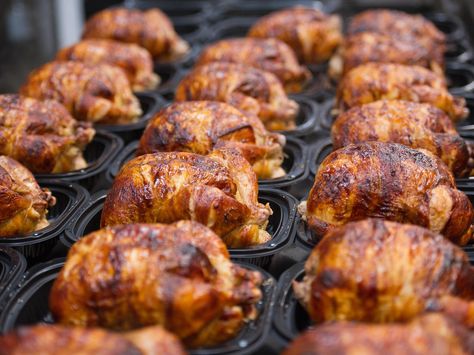 In other words, here are 4 key reasons you ought to try roasting your own instead. Costco Rotisserie Chicken, Costco Chicken, Ayam Bakar, Whole Roasted Chicken, Rotisserie Chicken, Roasted Chicken, Food Network, Food Items, Tandoori Chicken