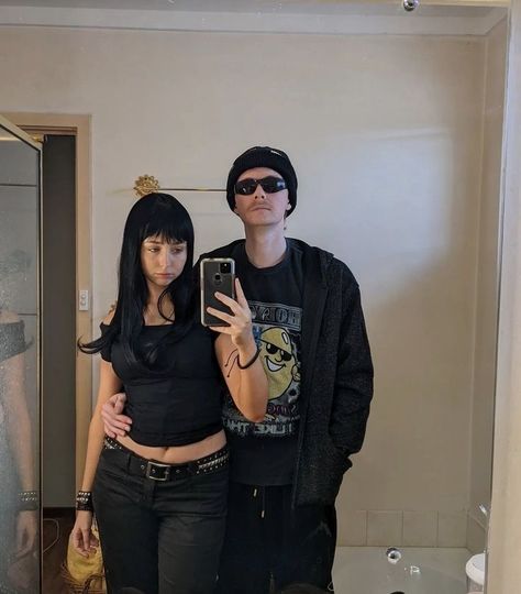 Jane Cosplay Breaking Bad, Jane And Jesse Halloween Costume, Hallowing Costumes Couples, Jane Breaking Bad Style, Jane Margolis Halloween Costume, Jesse And Jane Breaking Bad Costume, Jessie And Jane Costume, Jane Breaking Bad Outfit Halloween, Jesse Pinkman And Jane Costume