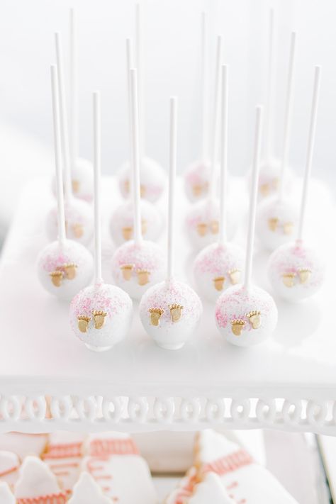 Cake Pops Baby Shower Neutral, Cake Pops For Baby Shower Girl, Pink Baby Shower Cake Pops, Baby Shower Cake Pops Girl, Cake Pops Baby Shower Girl, Baby Cake Pops, Pink Baby Shower Cake, Luxury Baby Shower, Pink Gold Baby Shower