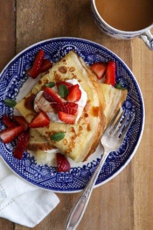 Crepes with Mascarpone Cream and Balsamic Strawberries Crepe Filling Ideas, Crepe Filling, Savory Crepe, Balsamic Strawberries, Crepe Recipe Savory, Mascarpone Recipes, Homemade Crepes, Crepes Filling, Strawberry Crepes