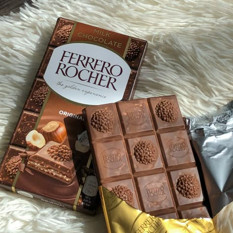 Ferrero Rocher Aesthetic, Ferrero Rocher Chocolate, Rocher Chocolate, Junk Food Snacks, Food Therapy, Yummy Comfort Food, Chocolate Packaging, Ferrero Rocher, Food Goals