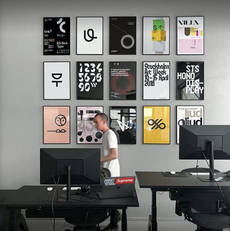 Graphic Designer Office, Office Graphics, Design Studio Office, Office Wall Design, Wall Inspiration, Office Space Design, Wall Of Fame, Set Ideas, Workspace Design