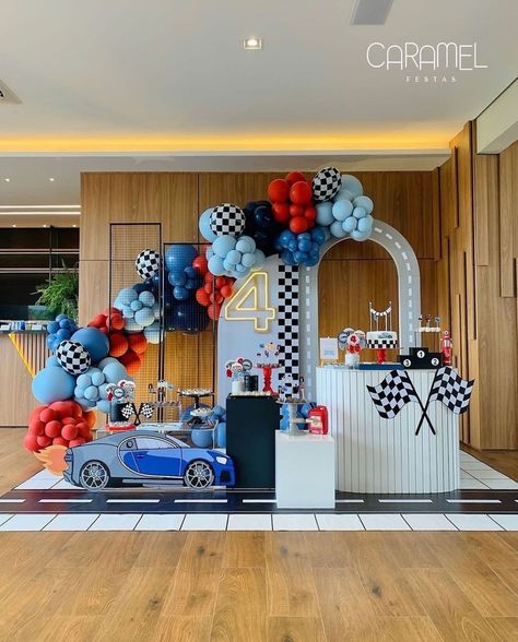 Kids Birthday Morning, Hot Wheels Themed Birthday Party, Race Car Party Decorations, Hotwheels Birthday Party, Cars Birthday Party Decorations, Baby Birthday Party Theme, 2nd Birthday Party For Boys, Deco Ballon, Boys First Birthday Party Ideas