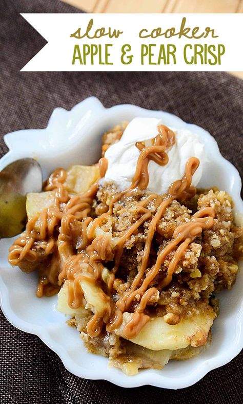 This Slow Cooker Apple Pear Crisp recipe combines cinnamon, oats, and nuts over slow-cooked apples and pears to make an unbeatable fall dessert!  The best way to serve this Apple Pear Crisp made in the slow cooker? Warm over vanilla ice cream and topped with caramel sauce. SOO good! Slow Cooker Pear Recipes, Crockpot Pear Recipes, Pear Crisp Recipe, Pear Recipes Easy, Apple Pear Crisp, Cinnamon Oats, Crockpot Desserts, Summer Fruit Recipes, Slow Cooker Apple