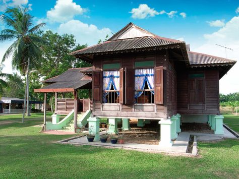 House Plans Philippines, Kampung House, Malay House, Old Wooden House, Chalet Ideas, Home Gym Design Garage, Bali House, Tropical Architecture, House Design Pictures