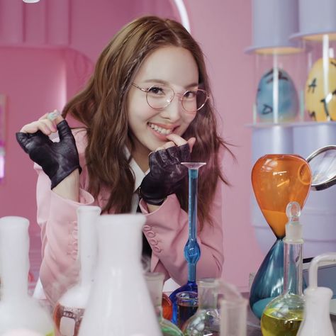 Scientist Nayeon, Nayeon Scientist, Wallpaper Nayeon, Interview Photo, Star Interview, Twice Mv, Nayeon Wallpaper, Leather Fingerless Gloves, Nayeon Twice