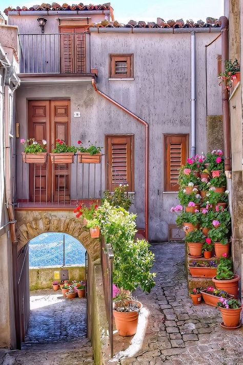 Europe Street, Italian Wall Art, Italy House, Italy Street, Best Of Italy, Cottage Garden Design, Sicily Italy, Paradise On Earth, City Landscape