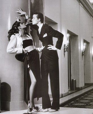 Studio 54 Fashion, Androgyny Fashion, Gia Carangi, Western Outfits Men, Helmut Newton, Carla Bruni, Evolution Of Fashion, Cindy Crawford, Couple Shoot