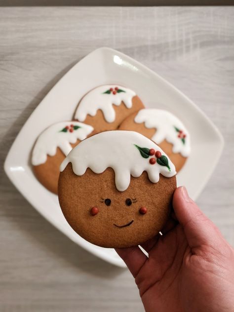 Gingerbread Biscuits Decoration, Iced Biscuits Christmas, Christmas Iced Biscuits, Iced Gingerbread Cookies, Sugarcookies Christmas, Christmad Gifts, Christmas Bake Off, Xmas Cupcakes, Cookie Photography