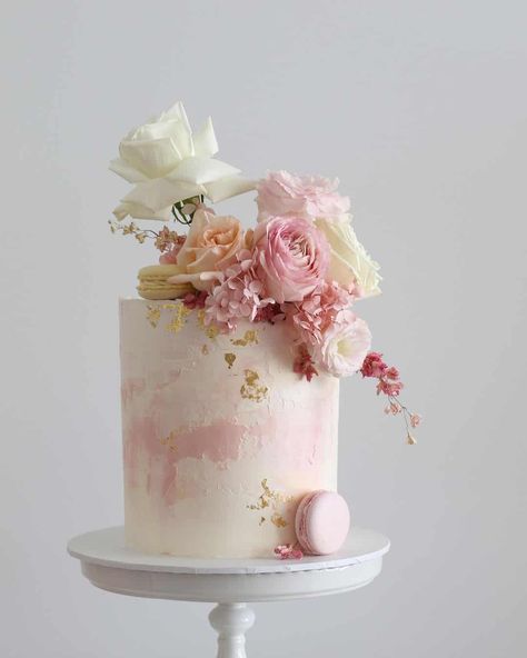 Pink Rose Wedding Cake, Flower Cake Design, Single Tier Cake, Fresh Flower Cake, Cake Flower, Pink Birthday Cakes, Cool Cake Designs, Amazing Wedding Cakes, Celebration Cake