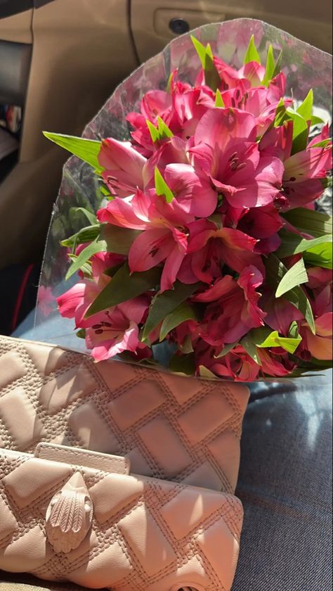 #kurtgeiger #aesthetic #buchifresa Buchifresa Aesthetic, Quince Gifts, Pink Lifestyle, Boquette Flowers, Miss Dior, Instagram Life, Pretty Words, Maquillaje De Ojos, Cute Pictures