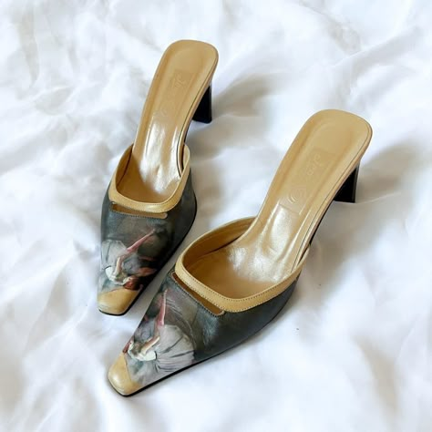 Vintage Manolo Blahnik Shoes, Vintage Manolo Blahnik, Vintage Kitten Heels, Kitten Heel, Manolo Blahnik Kitten Heels, Manolo Blahnik Heels, Vintage Heels, Shoe Inspo, Aesthetic Shoes