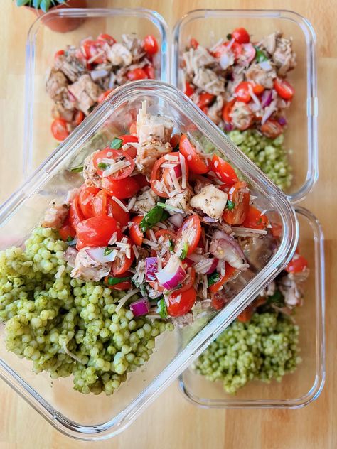 Bruschetta Chicken Meal Prep, Italian Chicken Meal Prep, Caprese Meal Prep, Meal Prep With Variety, Meal Prep Charcuterie, Bruschetta Bowl, Summer Lunch Meal Prep, Italian Meal Prep, Meal Prep Italian