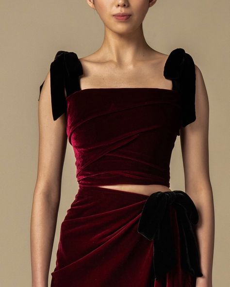 Velvet Bustier, Edgy Dress, Velvet Clothes, Women Fashion Edgy, Fashion Sketch, Burgundy Velvet, Velvet Top, Velvet Fashion, Asymmetrical Skirt