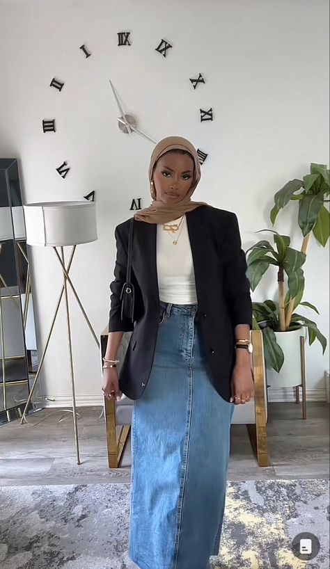 Skirt Outfit For Hijab, Hijab Jeans Skirt, Hijabi Outfit With Skirt, Denim Skirt Outfit Modest, Denim Skirt Modest, Denim Skirt Modest Outfit, Hijabi Skirt Outfits Classy, Maxi Denim Skirt Hijabi, Hijabi Skirts Outfit